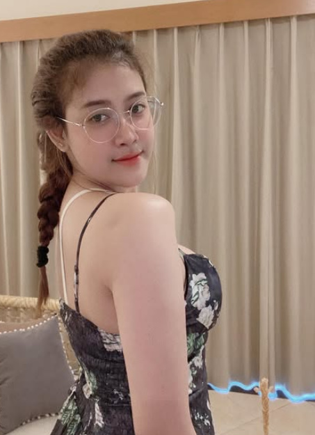 Back to Hot Girl