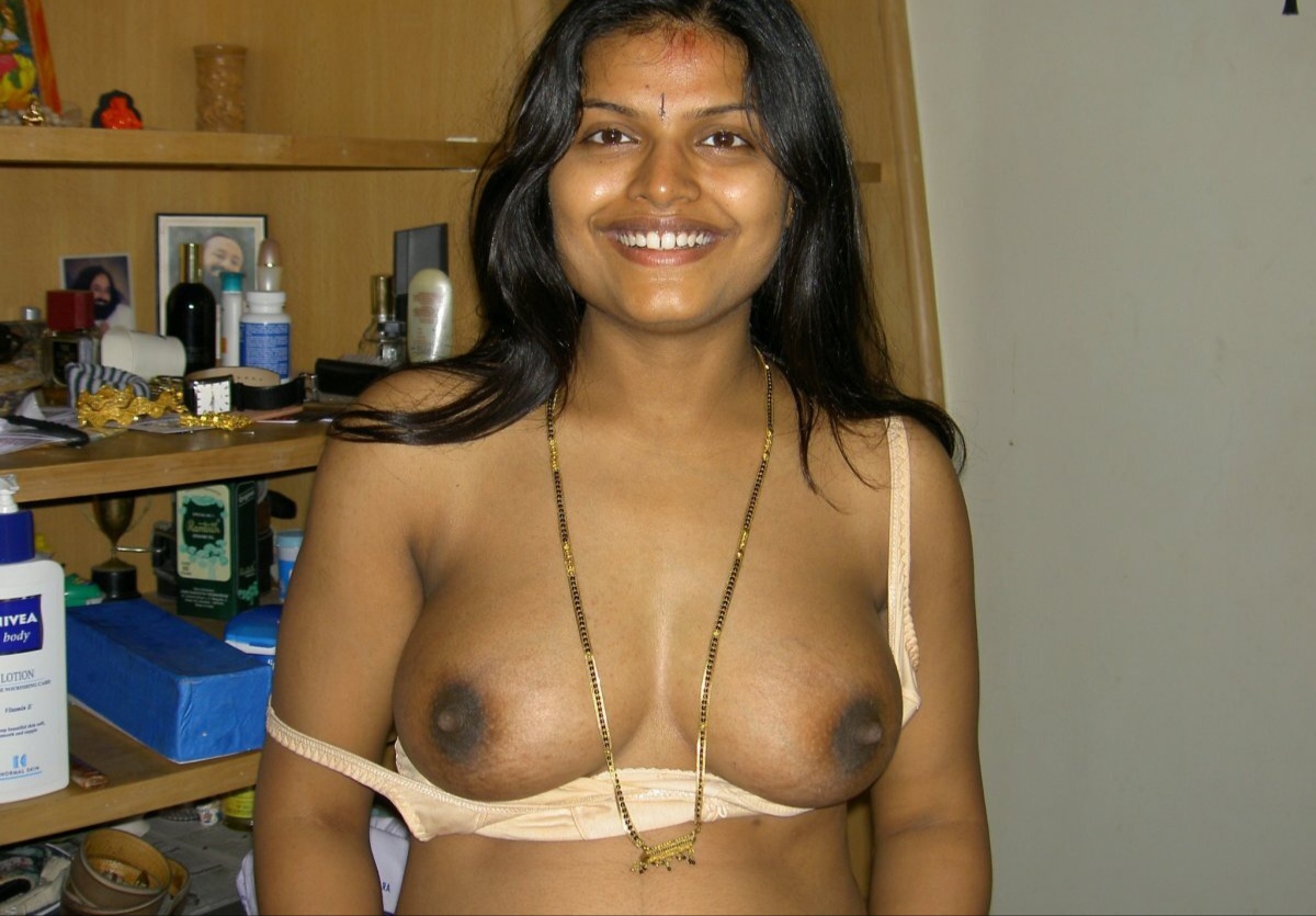 Indian Beautiful Arpitha Busty Big Boobs Full