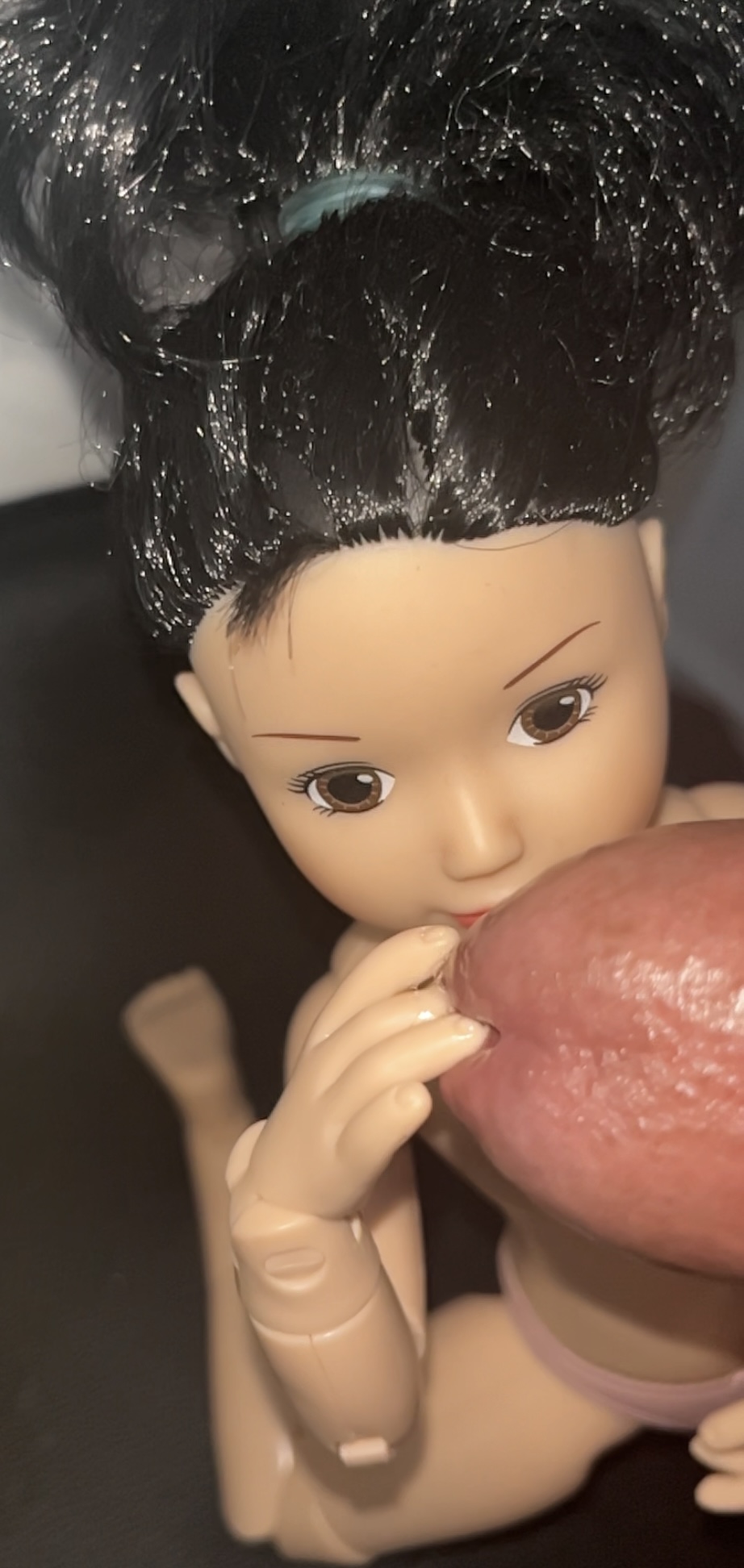 Disney’s Snow White doll playing sex and cumshot facial