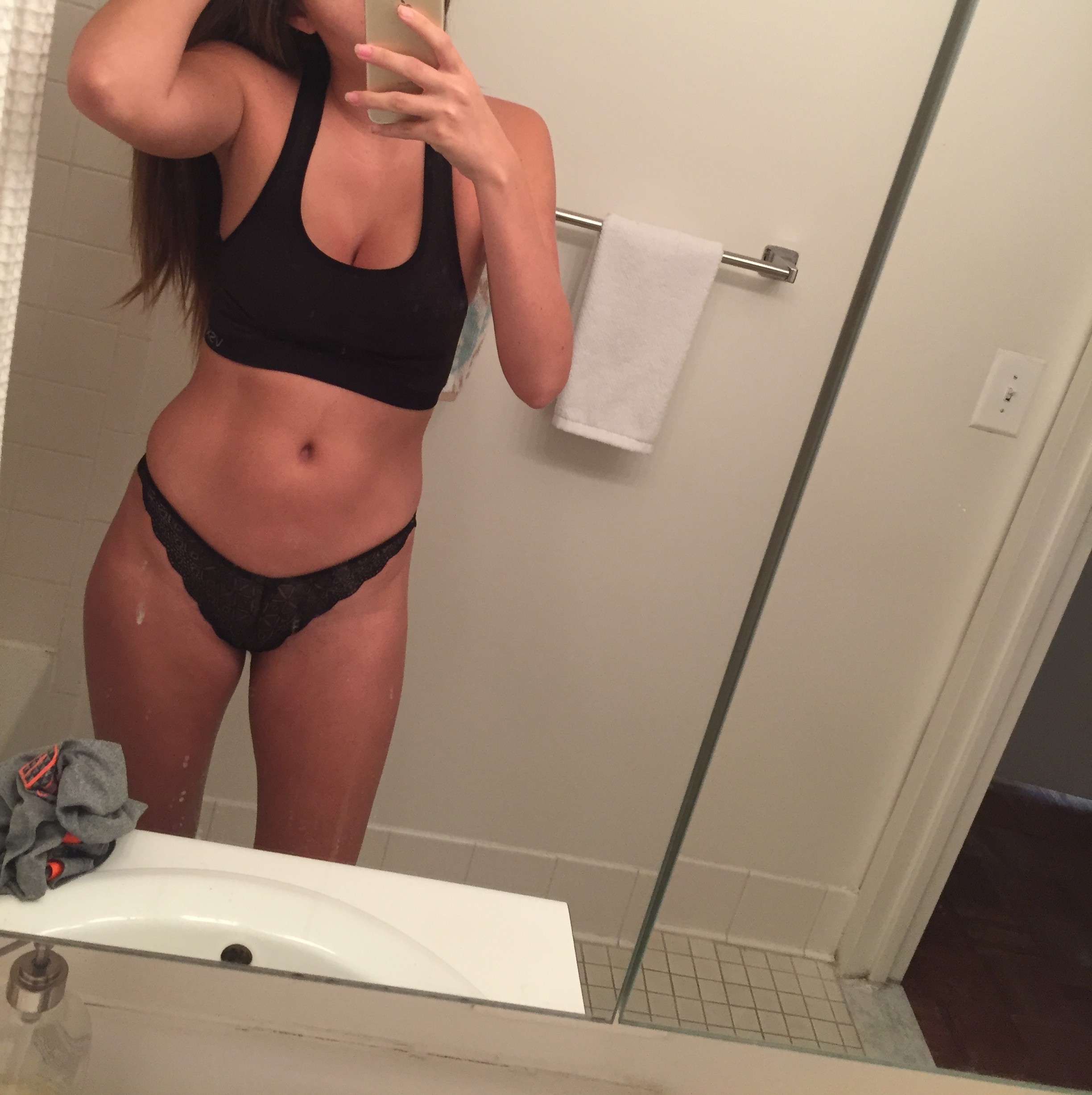 Incredible Selfie Brunette Tanned Babe Wow