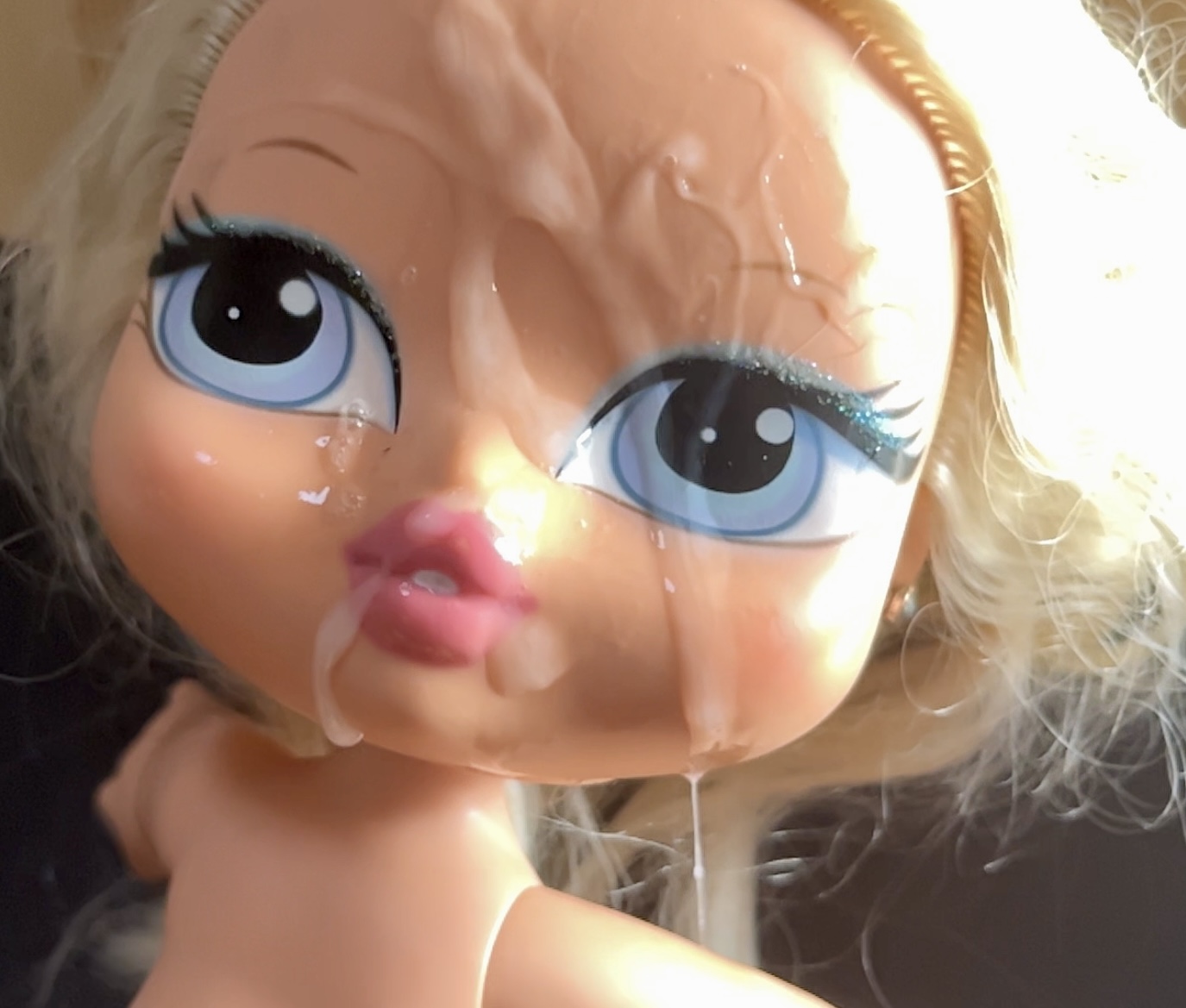 Smellly blonde secondhand store doll facial cumshot