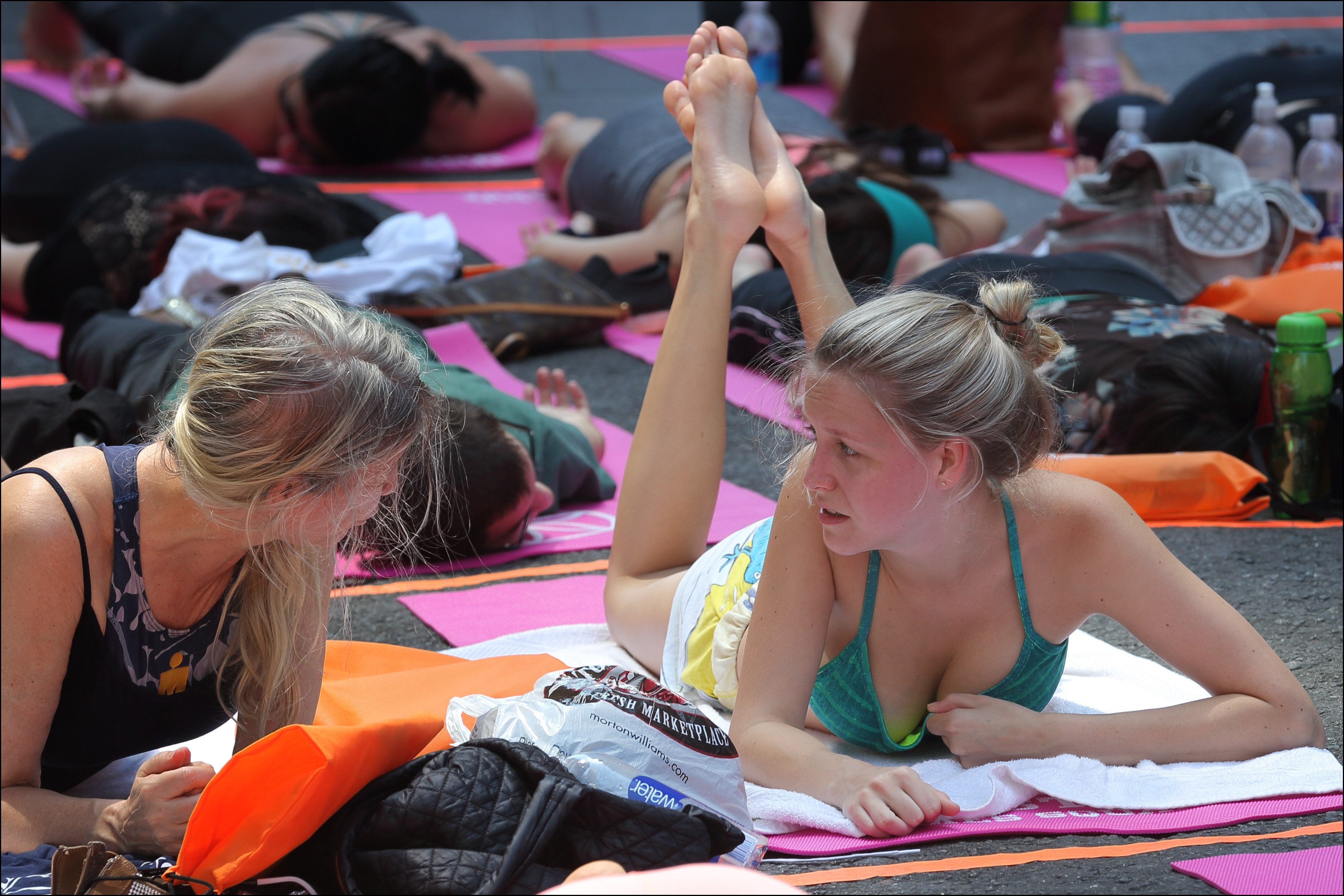 Hot Yoga Girls Voyeur Candid Mix