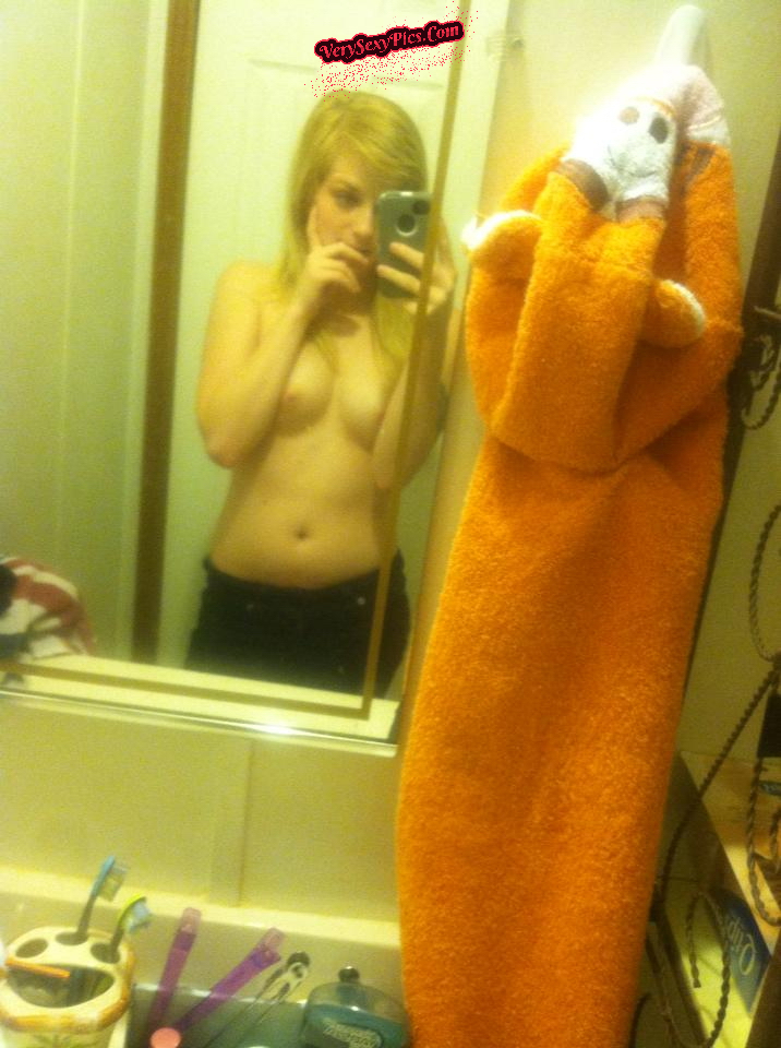Leaked Snapchat Nudes and Porn of Amateur Busty Teens