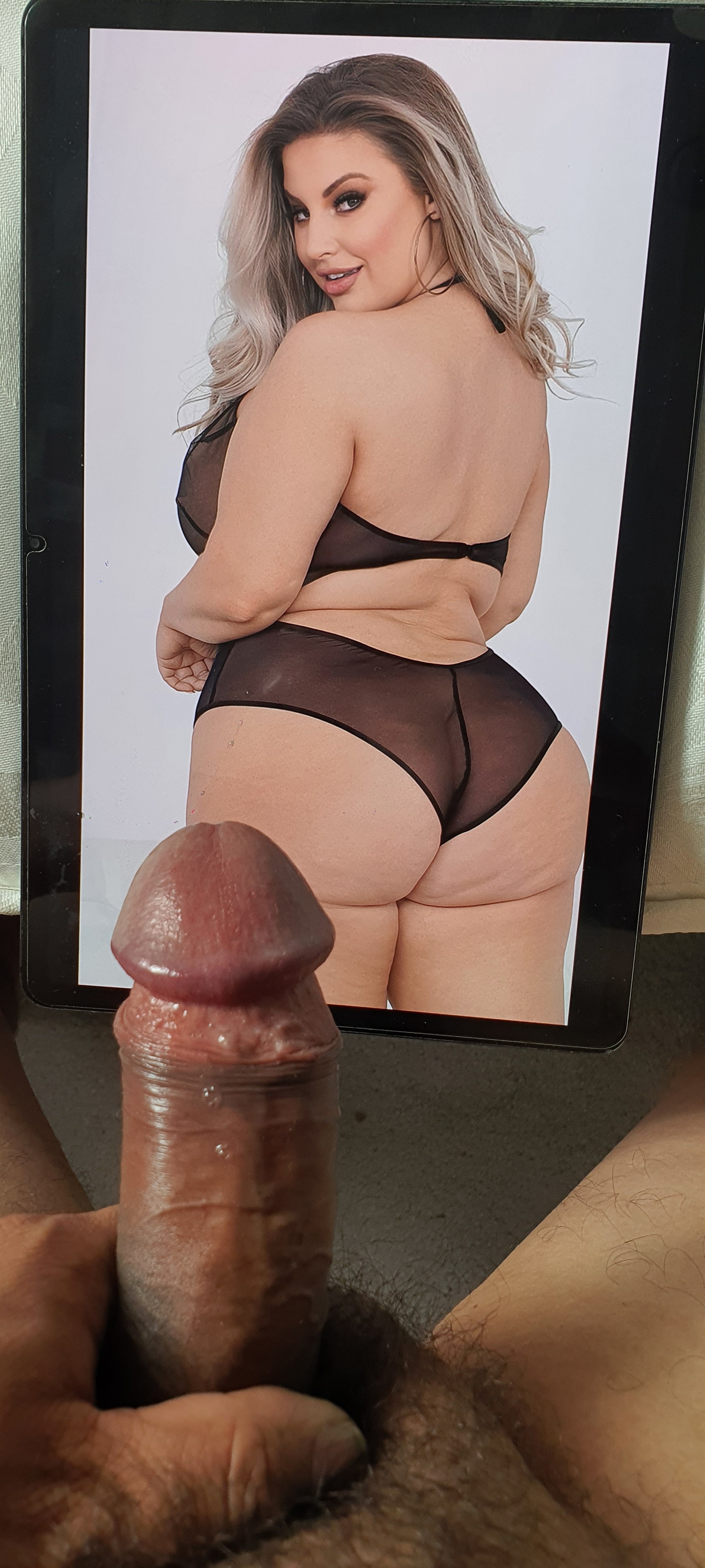 Cock tribute to curvy milf by Thukkamj