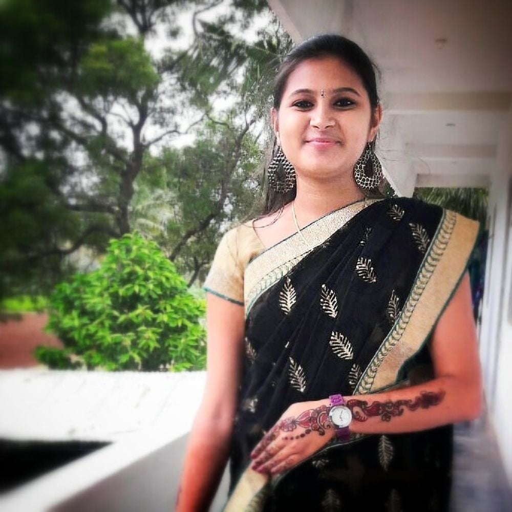 Desi Indian cute aunty