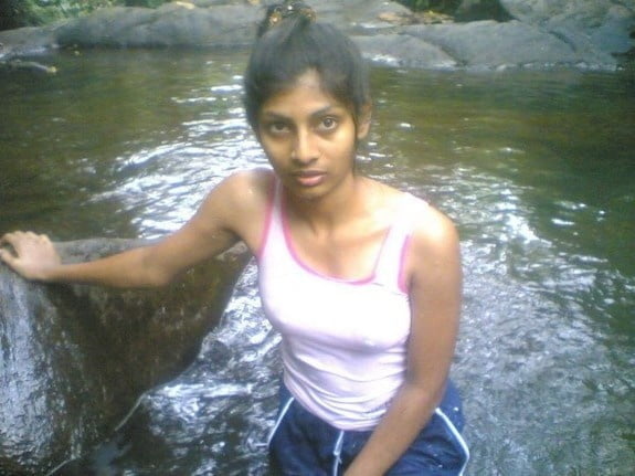Srilankan COllege teen photos asda
