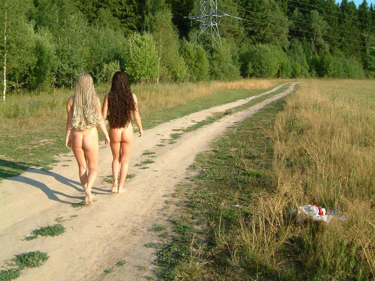 Two busty girls with dreadlocks plays naked outdoors (anothe