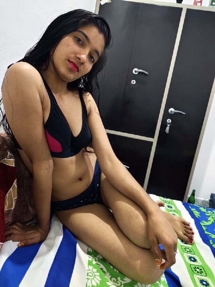Indian-Married-Sexy-Wife-BJ-Like-Pro-Pics