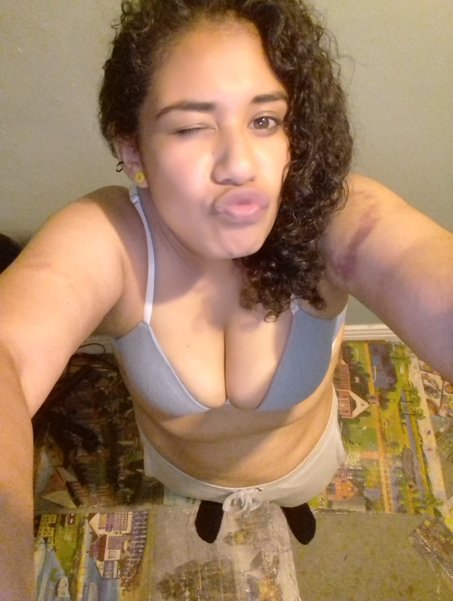 Luciendo las tetas
