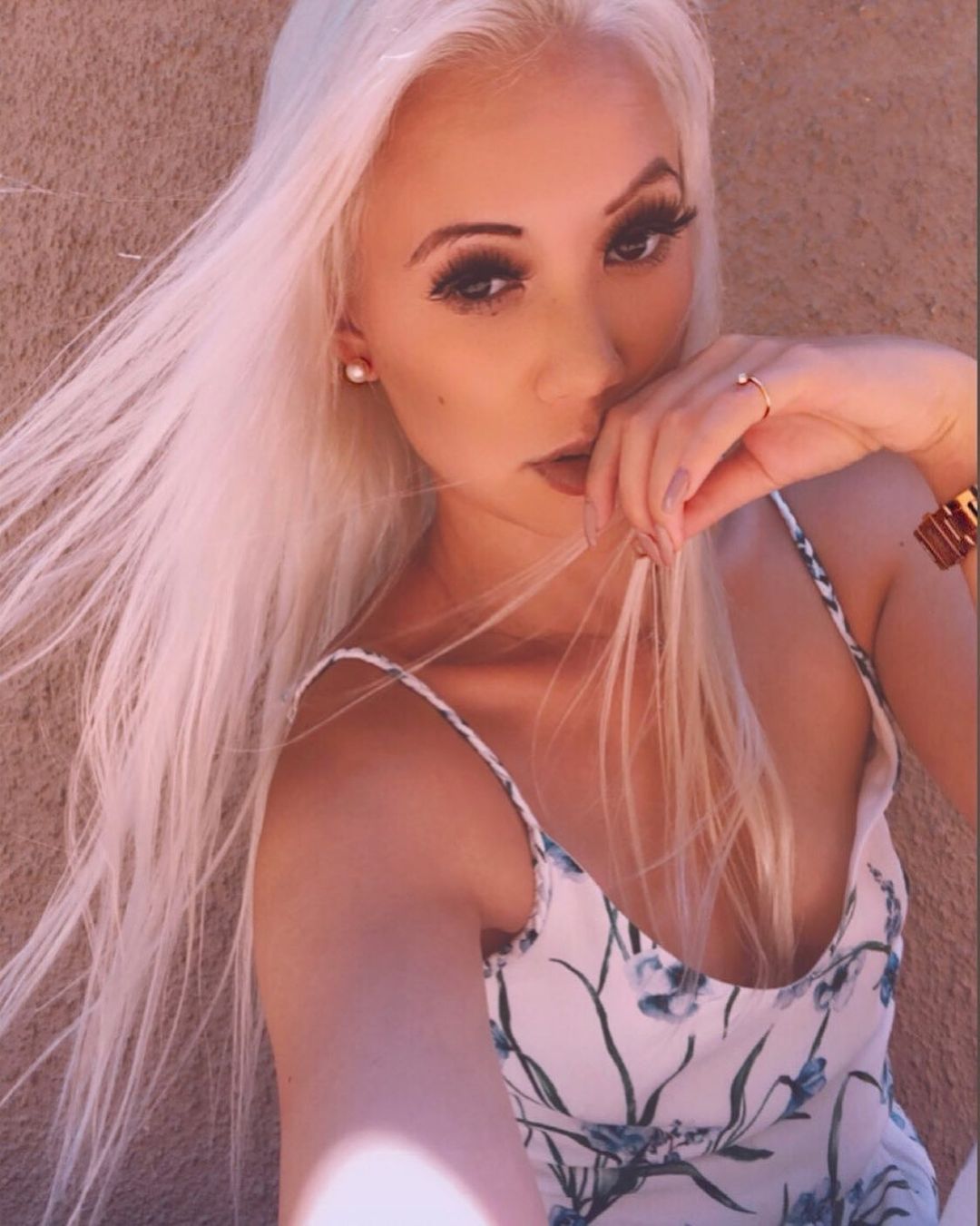 Amazing blonde slut private pics leaked
