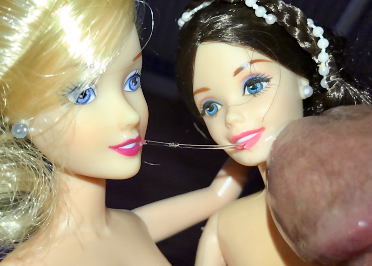 Smelly secondhand store Barbie threesome
