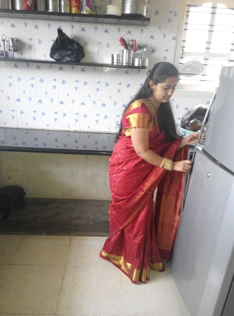 Indian Tamil aunty pic old