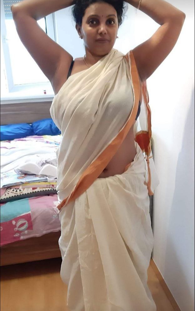 Indian Tamil ayyarr Aunty pic