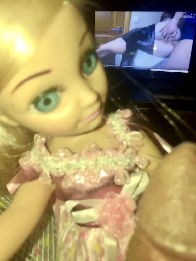 2020 big girl princess watching porn