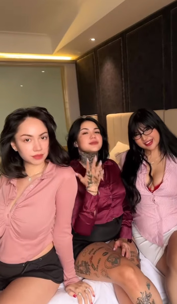 Back to Hot Girl