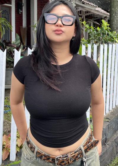 Back to Hot Girl
