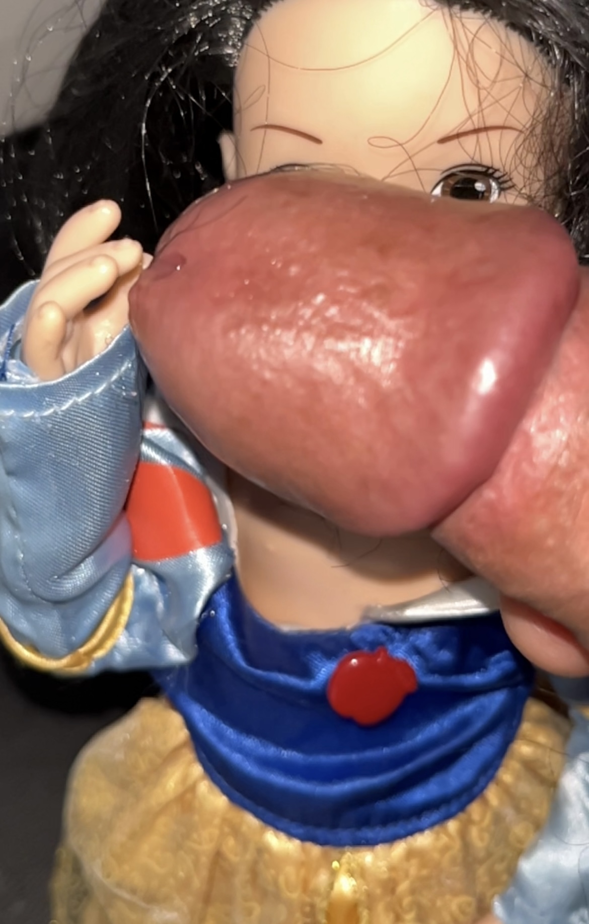Disney’s Snow White doll footjob handjob precum and cumshot