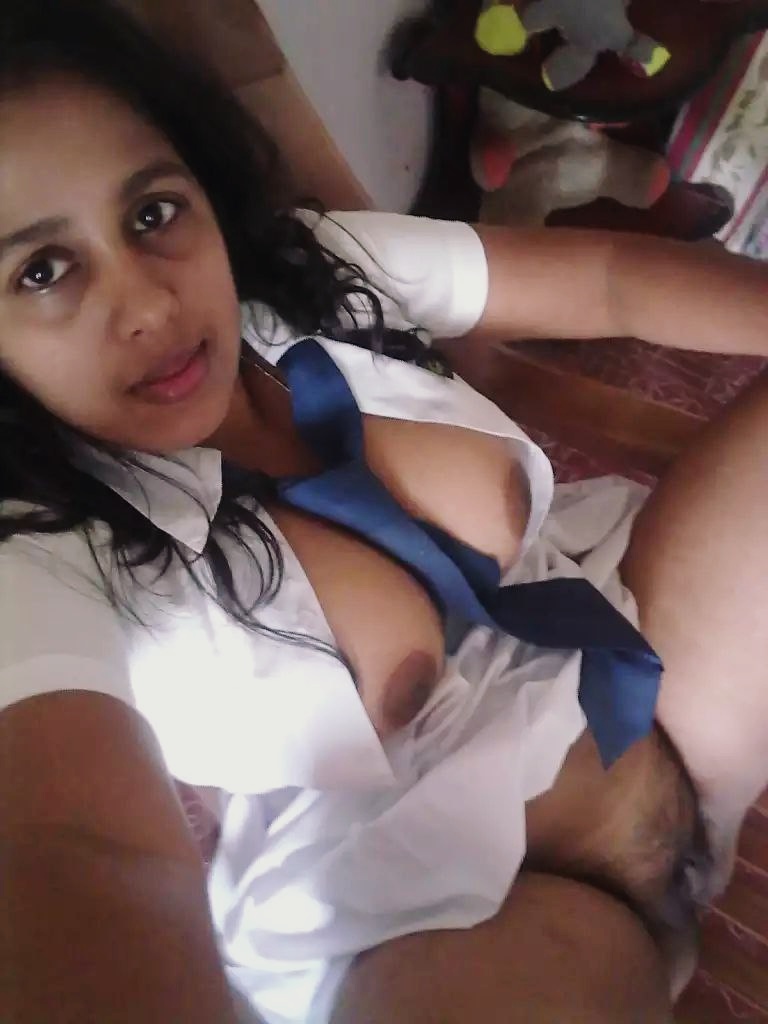 Indian Tamil hot busty girl leaked pic