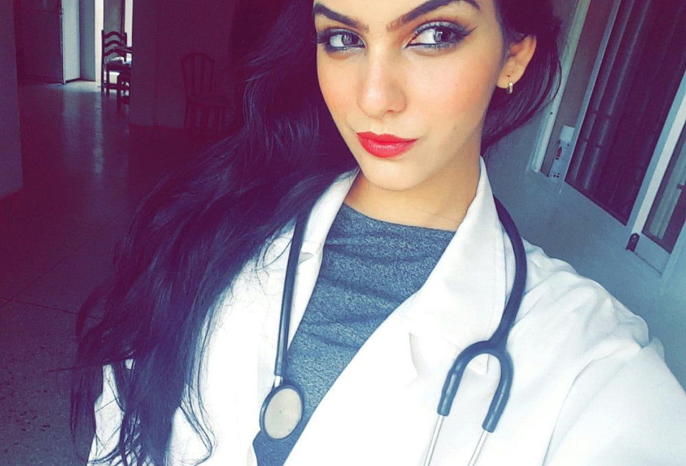 Beautiful & Hot NRI Doctor