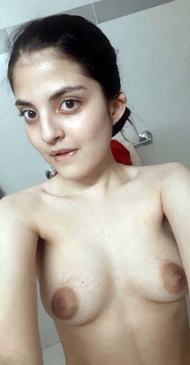 Beautiful Sexy Girl Saggy Tits Nude Pics