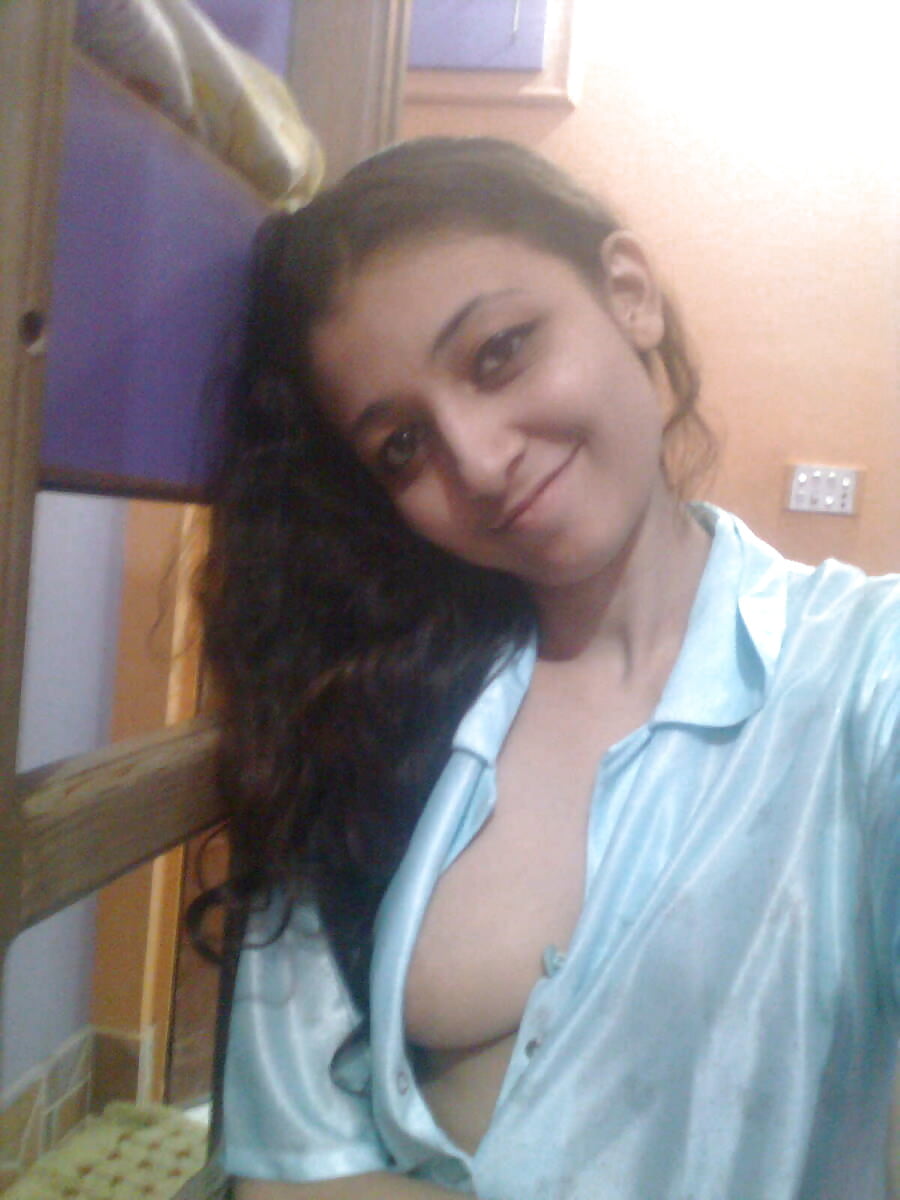 Very Cute Desi Girl Nude in Bathroom