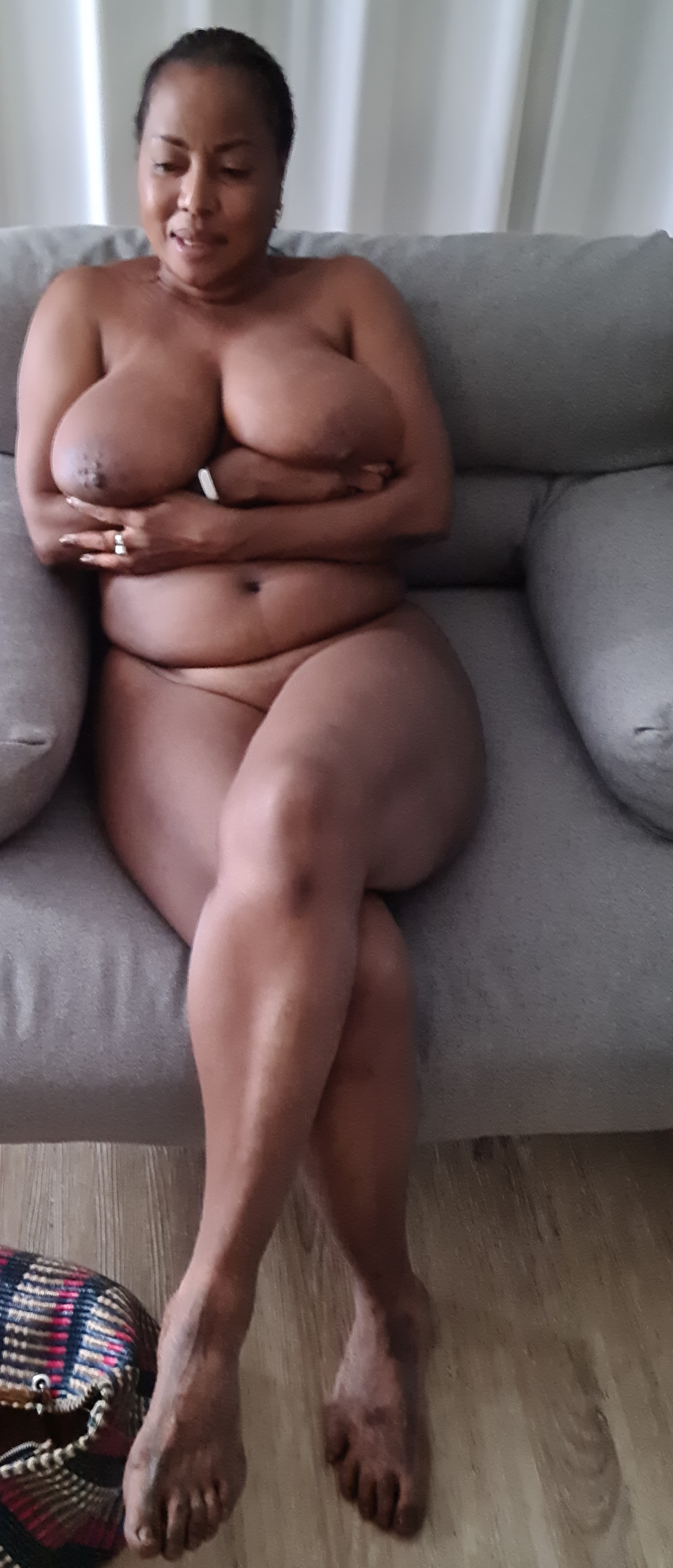 Busty Ebony Slut Ndey Posing Naked