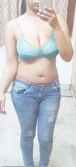 Unseen Desi College Babe Perfect Body Curvy SHows ALl