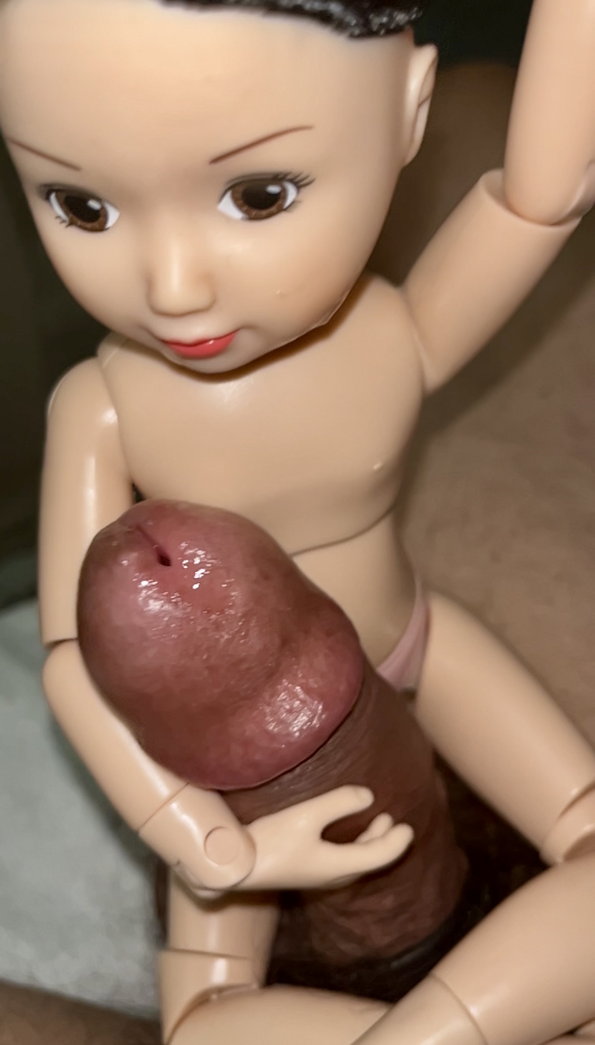 Disney’s Snow White doll playing sex and cumshot facial