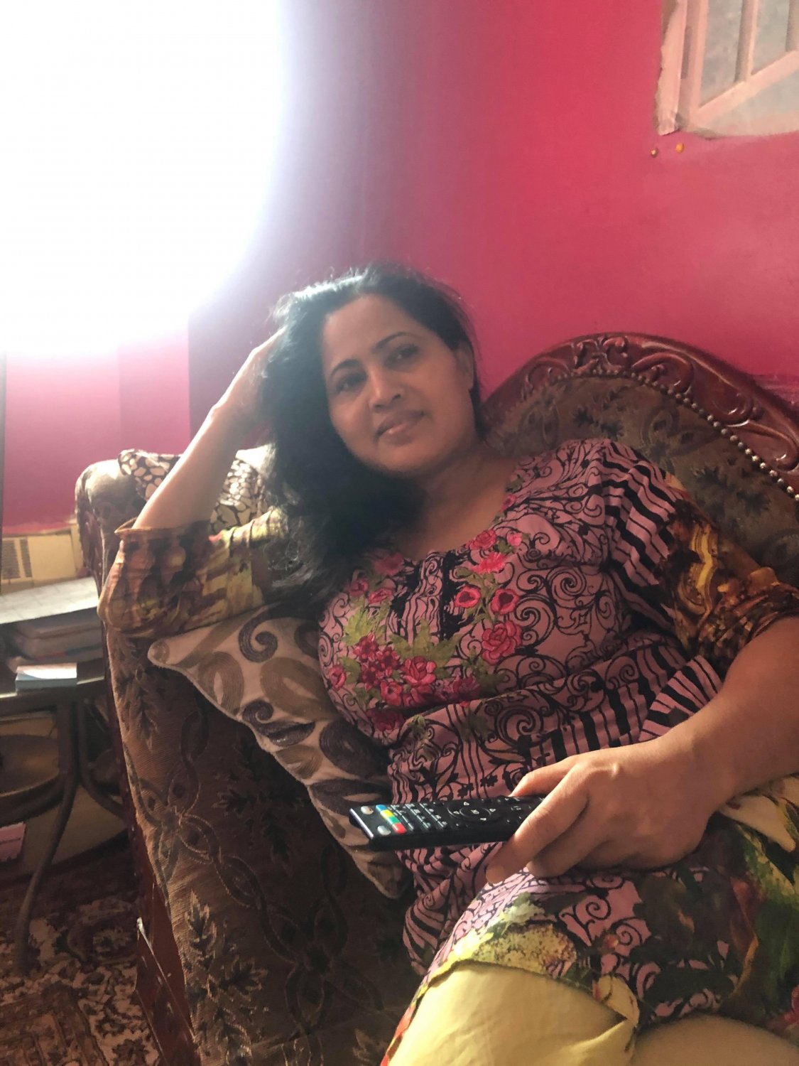 Indian sexy aunty spy pic