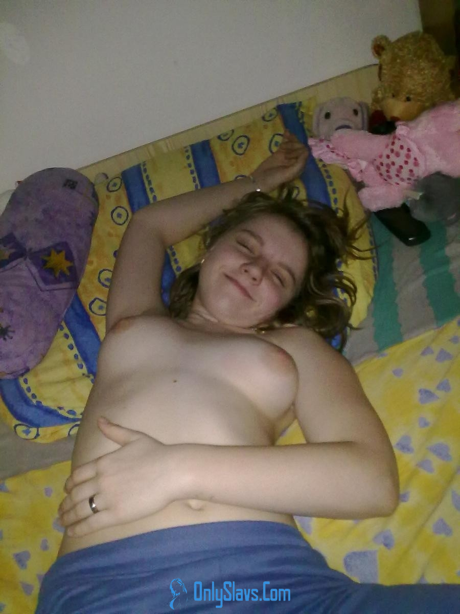 Leaked snapchat nude and porn pics of busty natural Russian