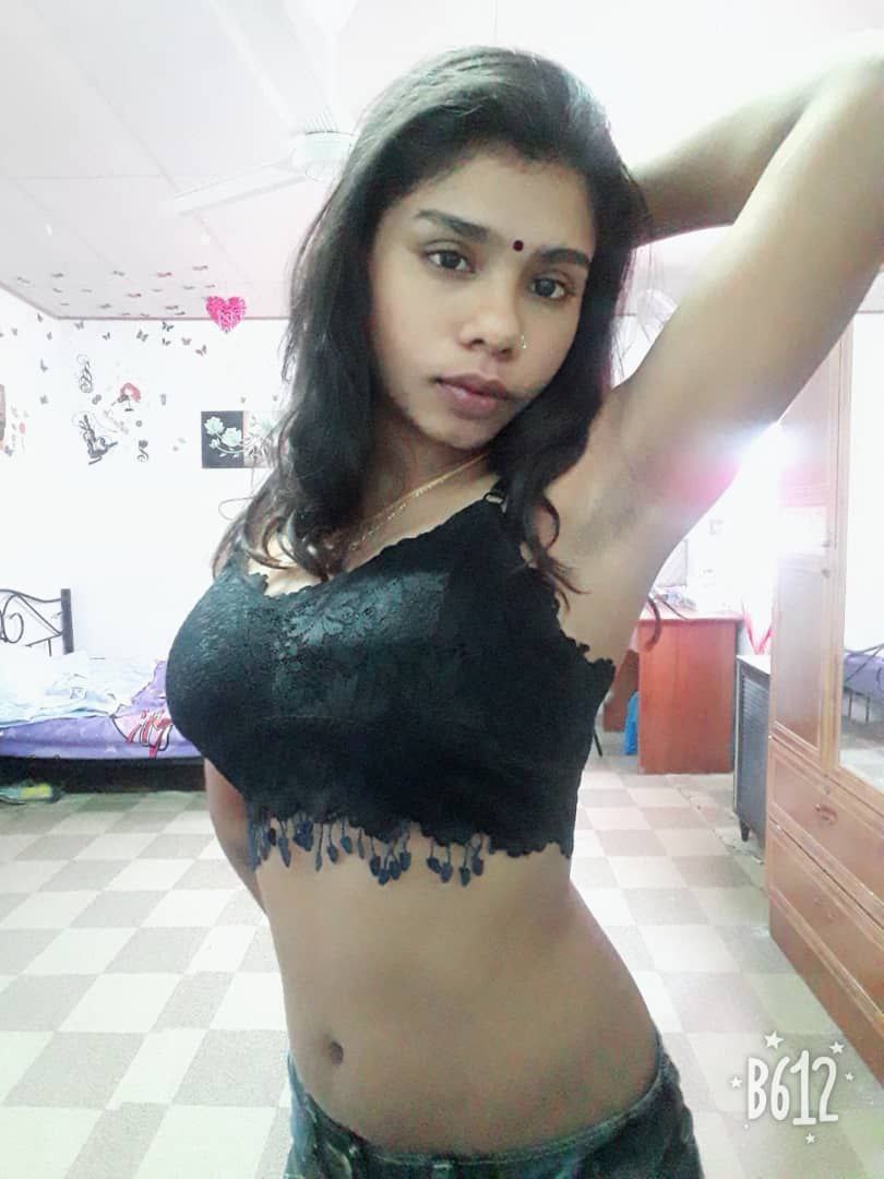 Tamil Babe Shares Nudes