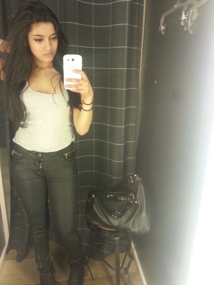 Sexy cute indian girl sharing images to BF