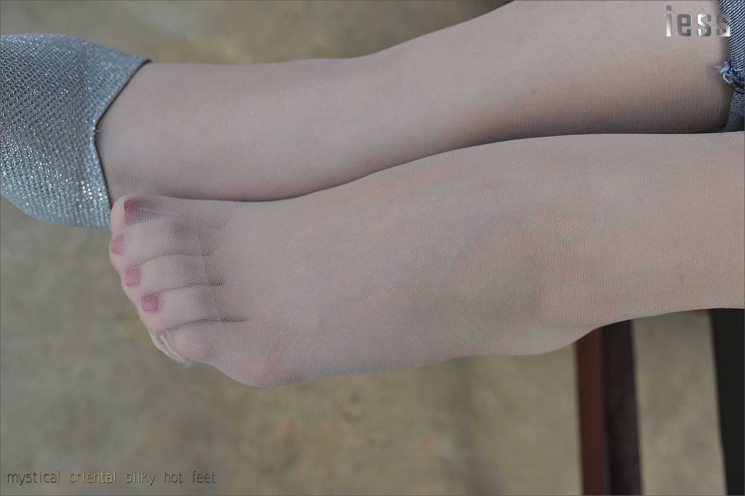 China Beauty Legs and feet 112