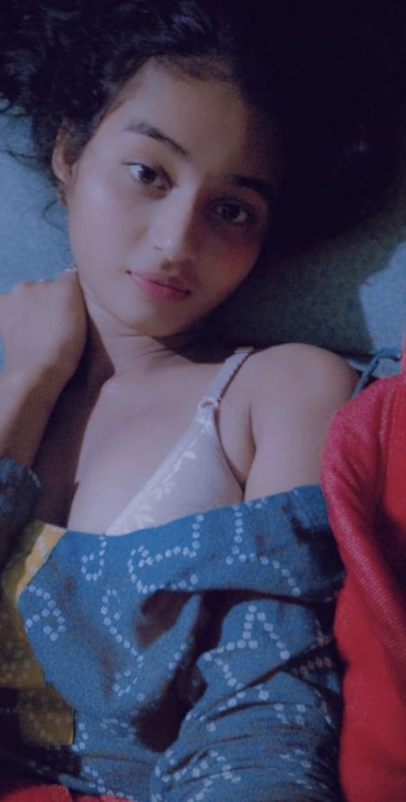 Ex Delhi girlfriend send me nude pics