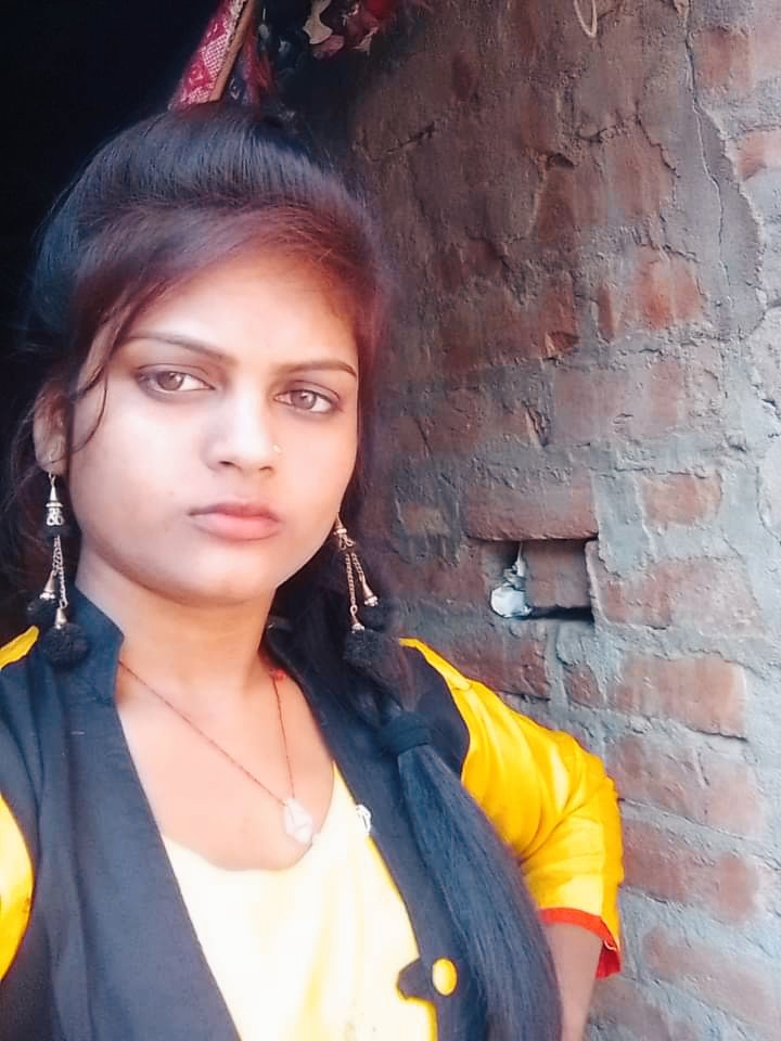Komal hot girl  selfy desi randi  hot figure desi bhabhi boo