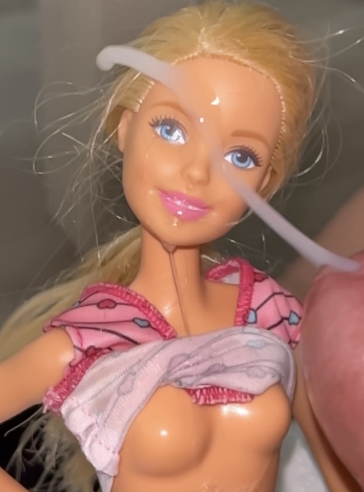 Secondhand store Barbie 3