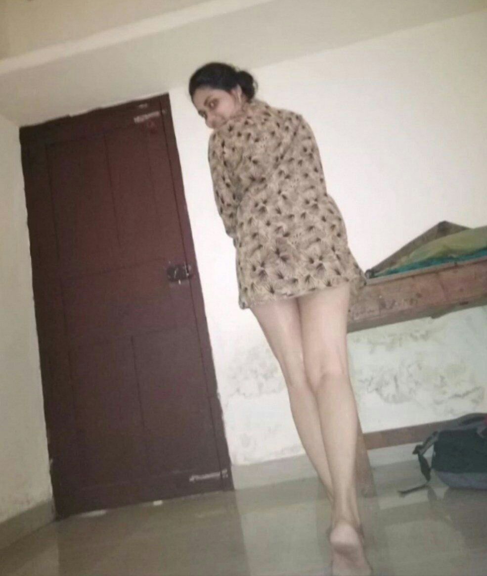 Indian mallu beautiful girl leaked pic(old)