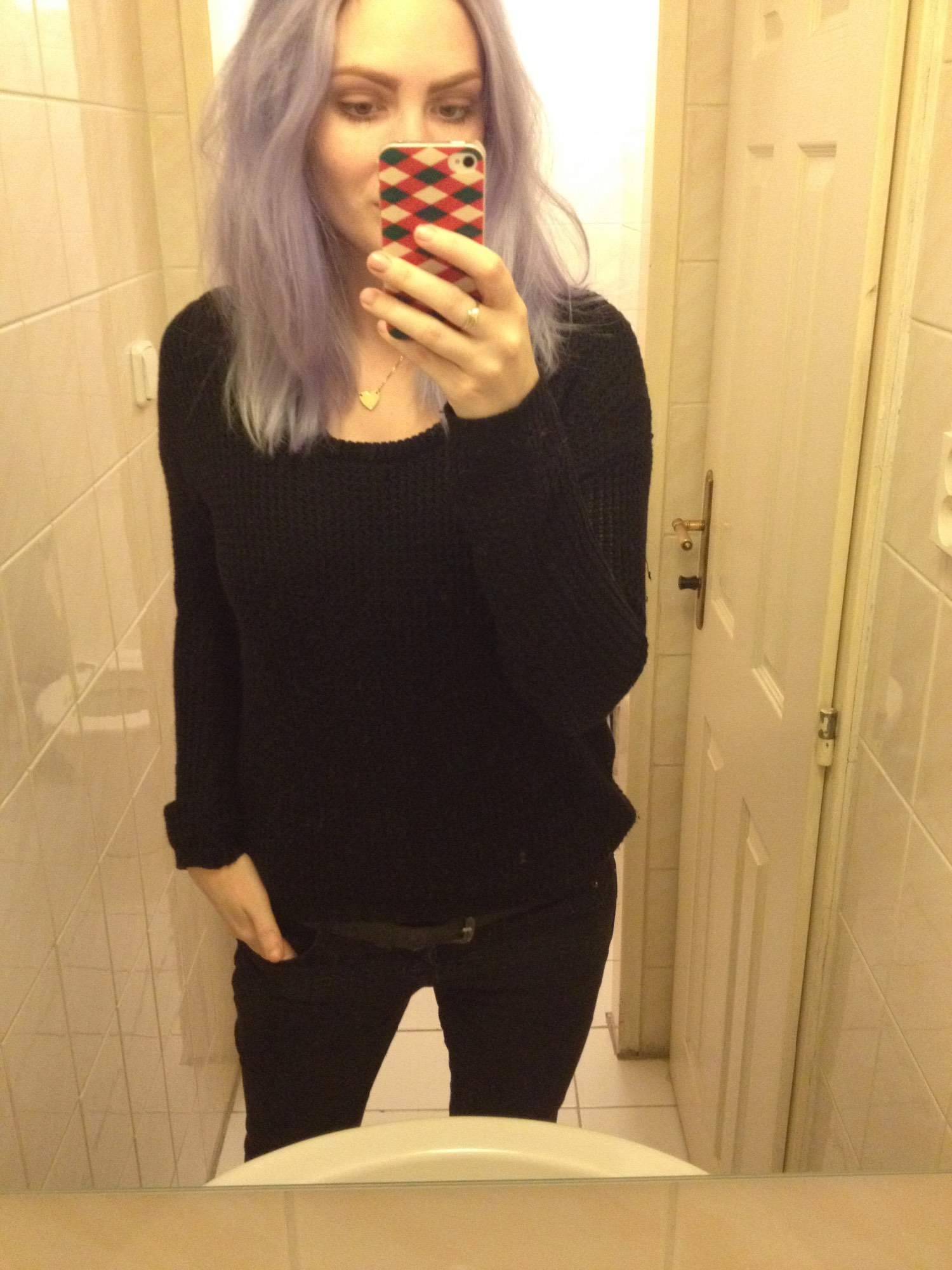 Selfie Swedish Blonde Loves Converse