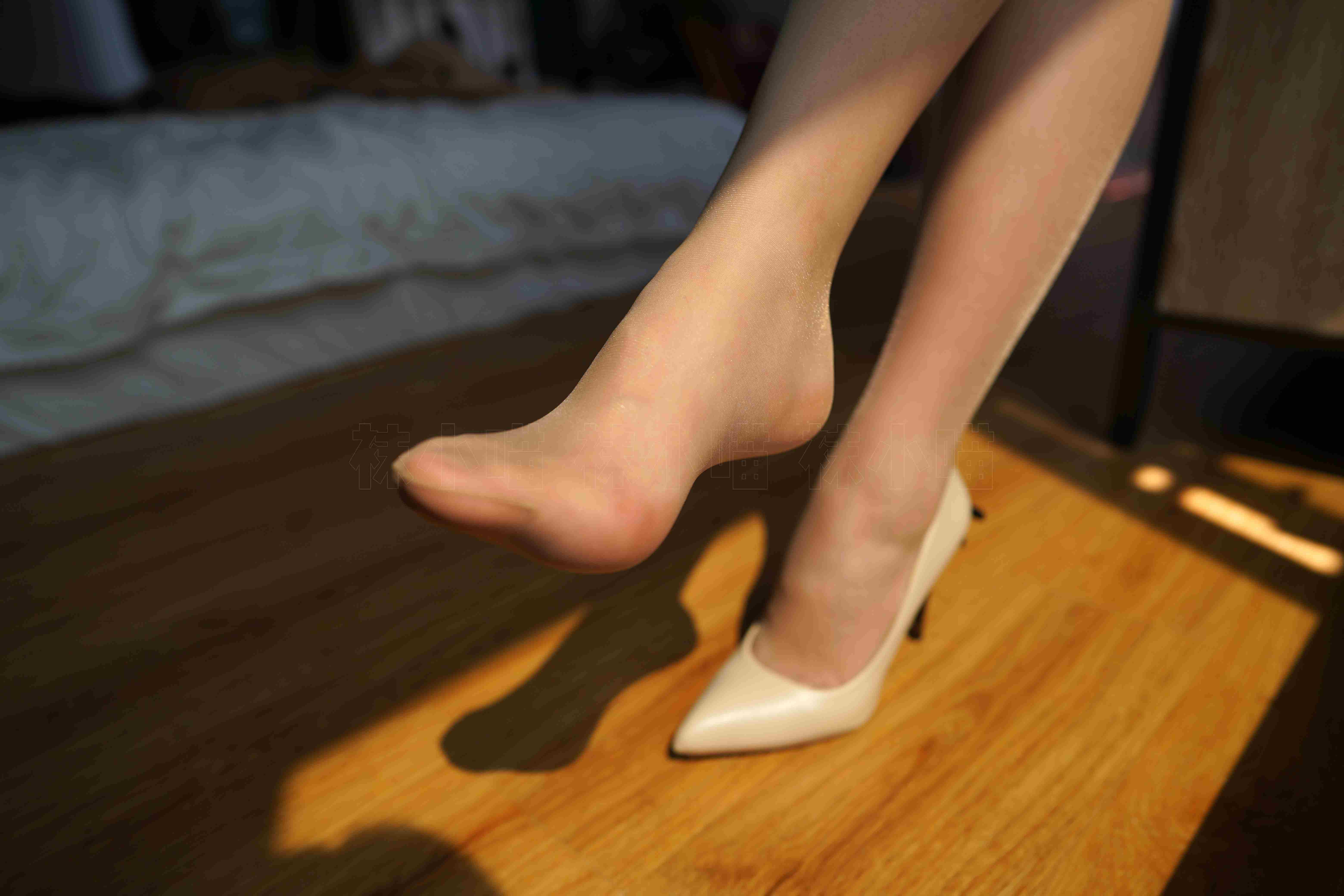 China Beauty Legs and feet 75