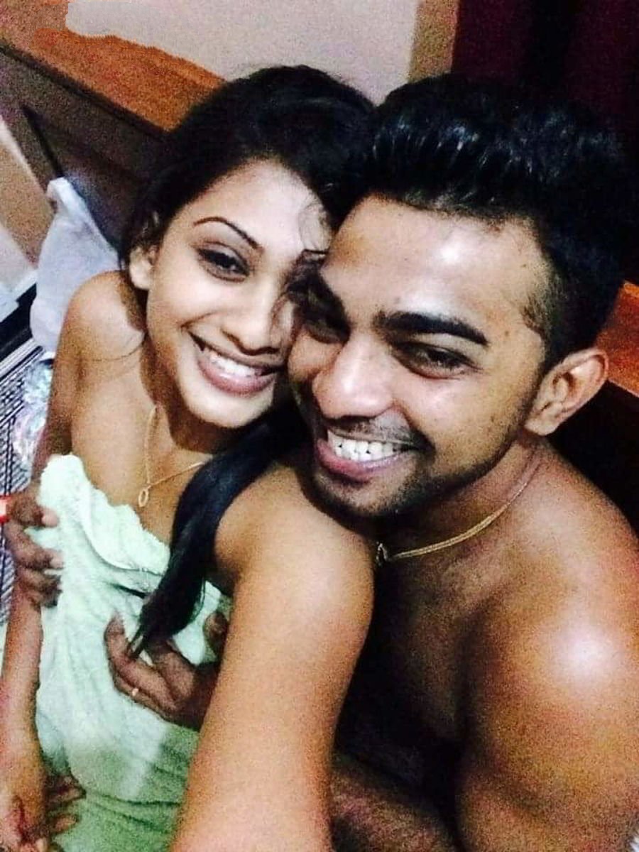 Most Famous Lankan Actress Model Enjoying with Boyfriend