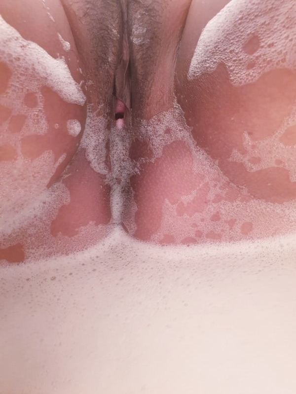 Curvy bbw nude in bathroom