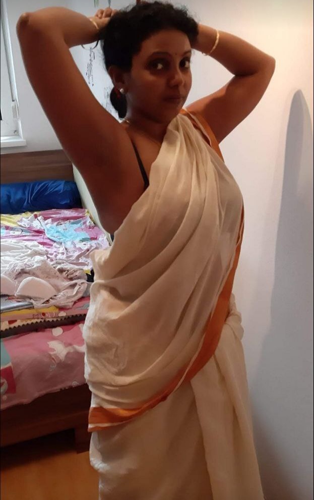 Indian Tamil ayyarr Aunty pic