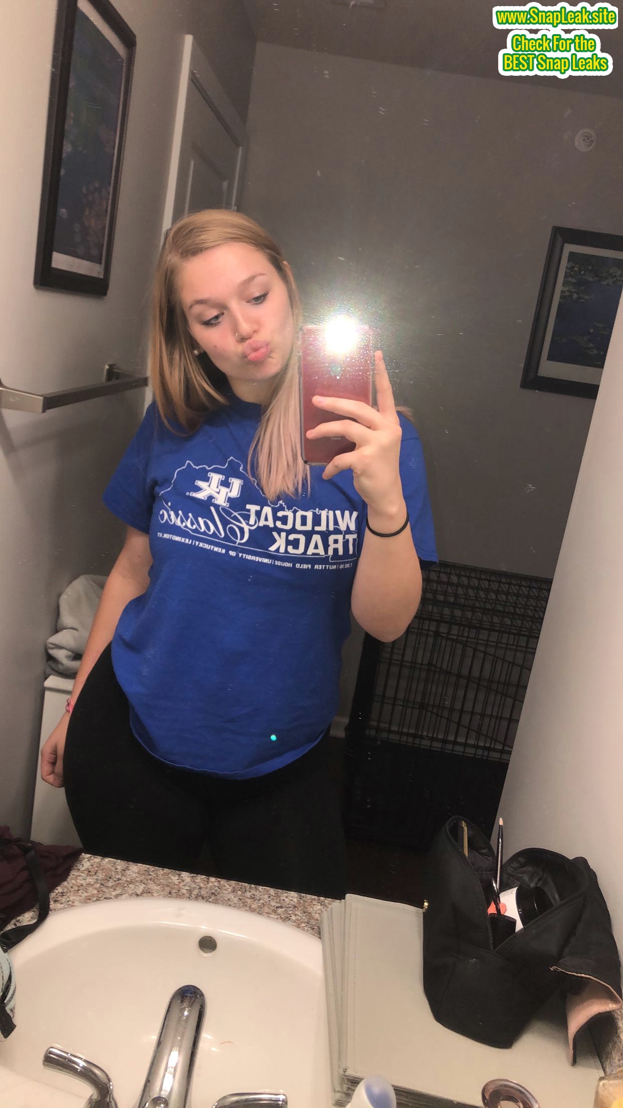 Stunning Blonde Leaked Snapchat Album