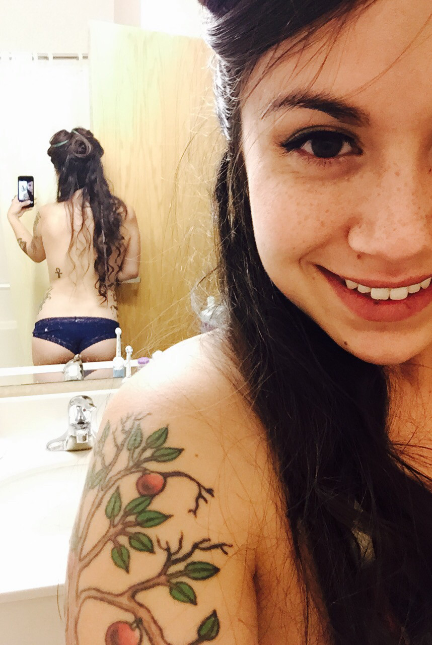 Tat Girl Selfies And Tits