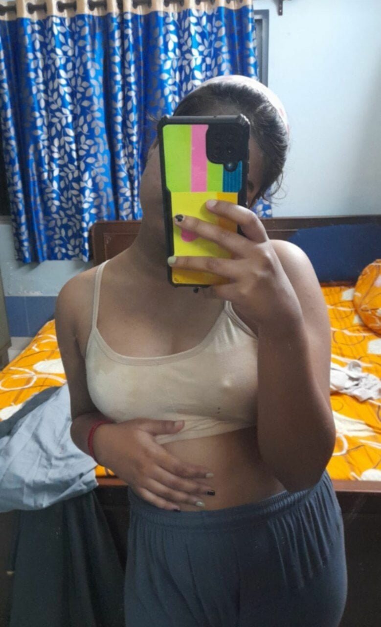 Indian cute girl leaked pic