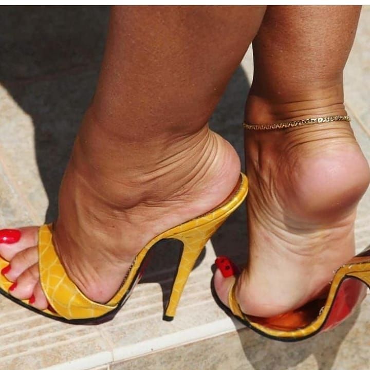 Foot fetish Feet Heels footjobs