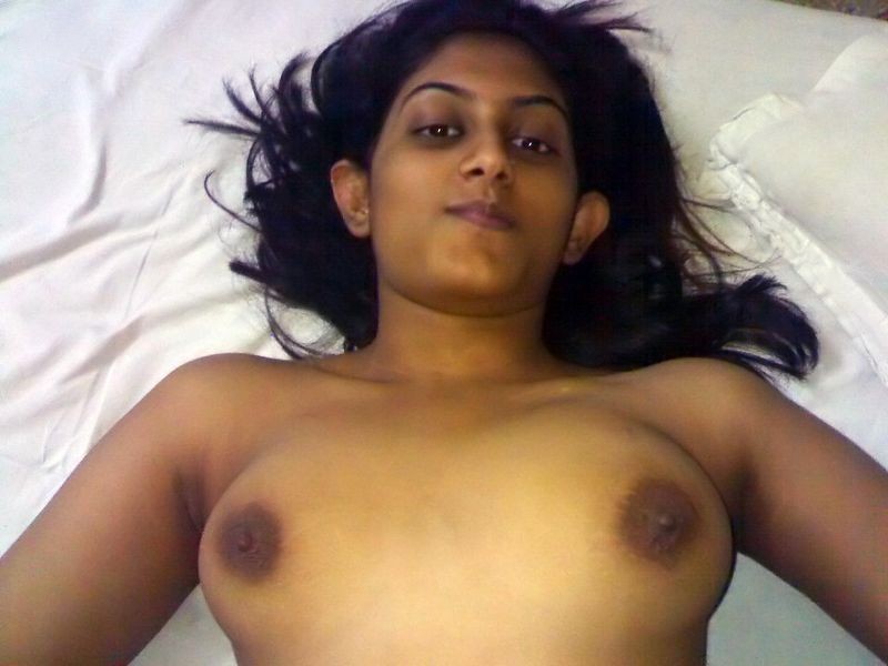 Indian Beautiful Slim Hot Boobs Wife Pics