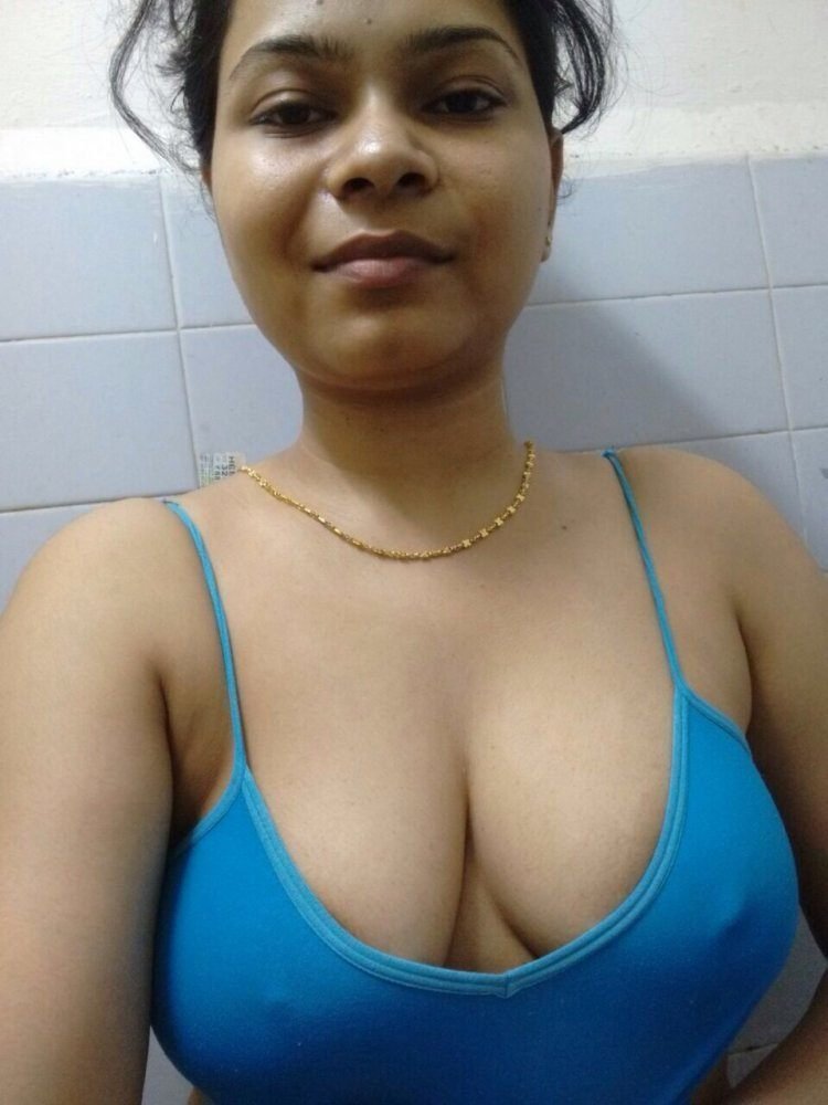 Sexy hot IT working girl