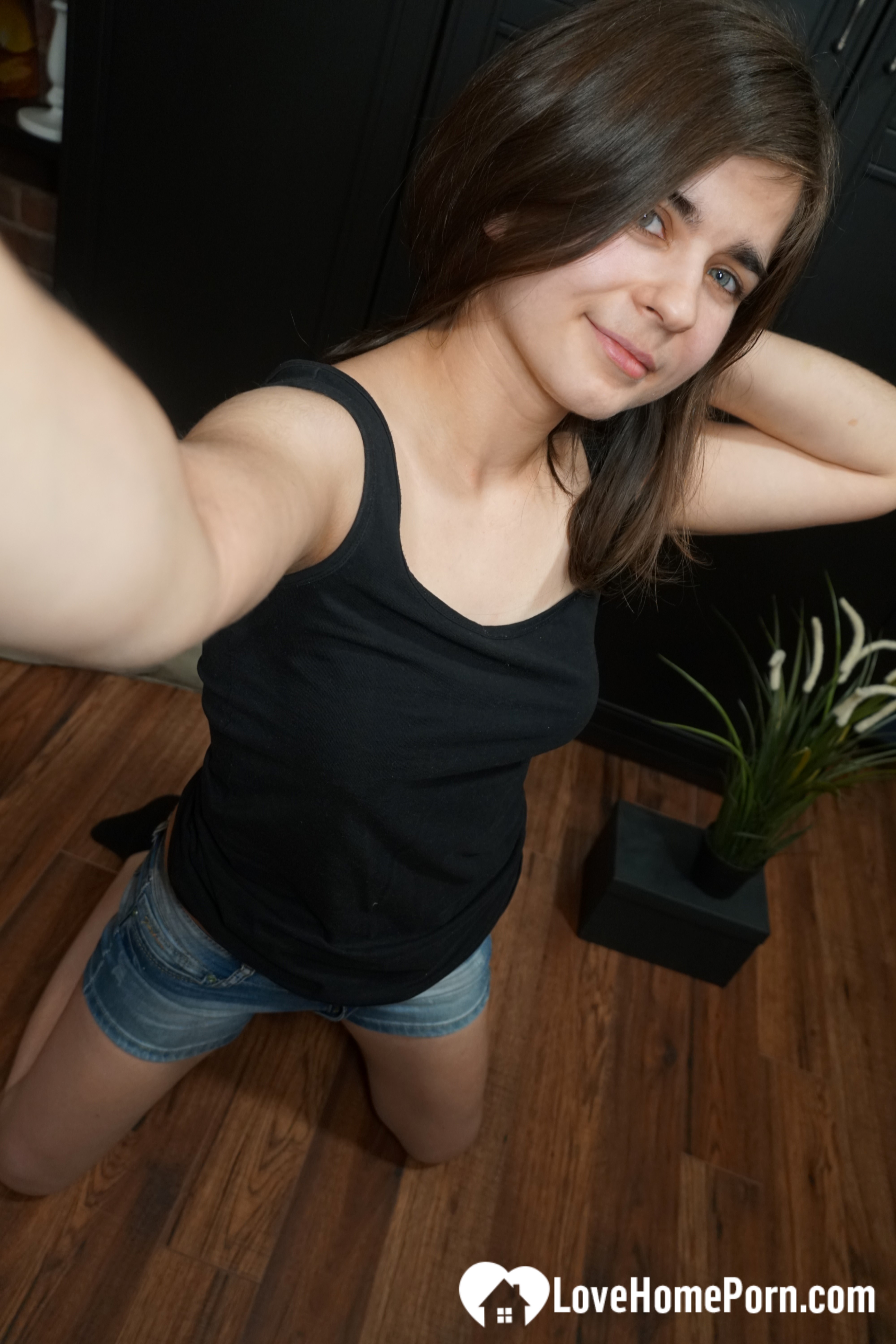 Brunette teen just loves to strip during selfies