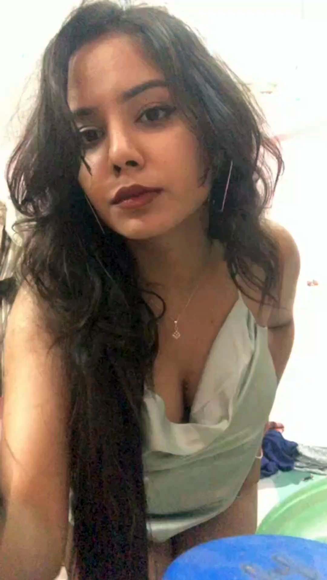 Beautiful Indian Sexy GF Saved Pussy Nude Pics